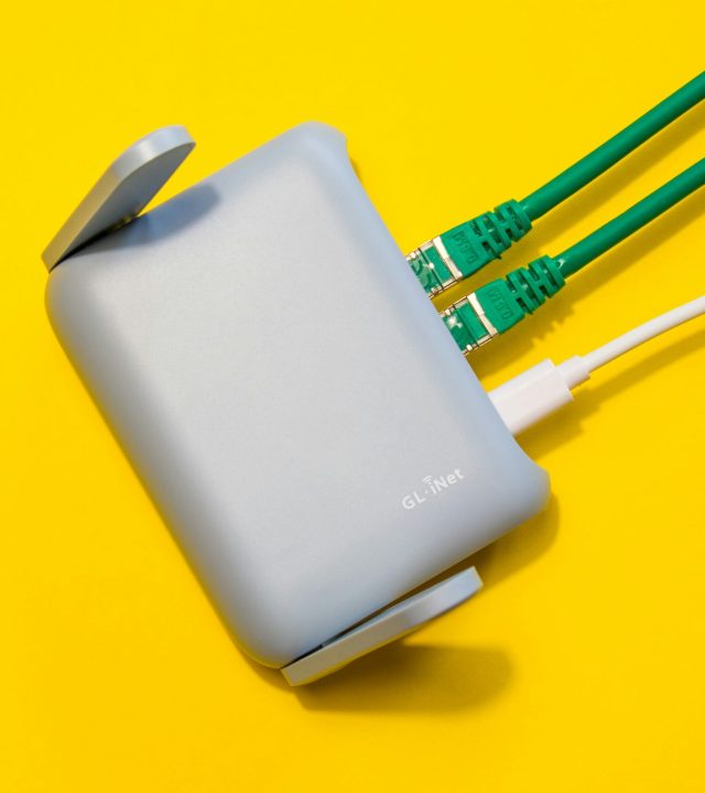 user_pascal-KzUCuqTTAVw-unsplash